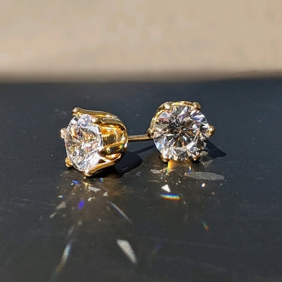 Classic 6 Prong Round 3A Cz Diamond Stud Earrings 14K Gold Overlay - Picture 3 of 3